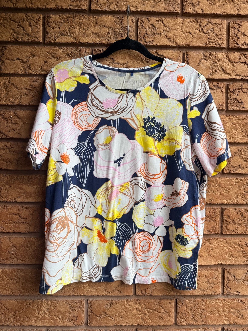4/$25 • Gerry Weber Floral Scoop Neck Organic Cotton T-Shirt